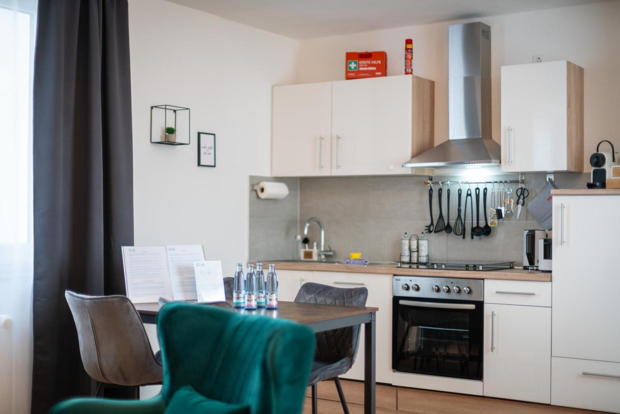 Free Living - City Design Apartments, Zentrum, Outlet, Balkon, Kueche ウォルフスブルク エクステリア 写真