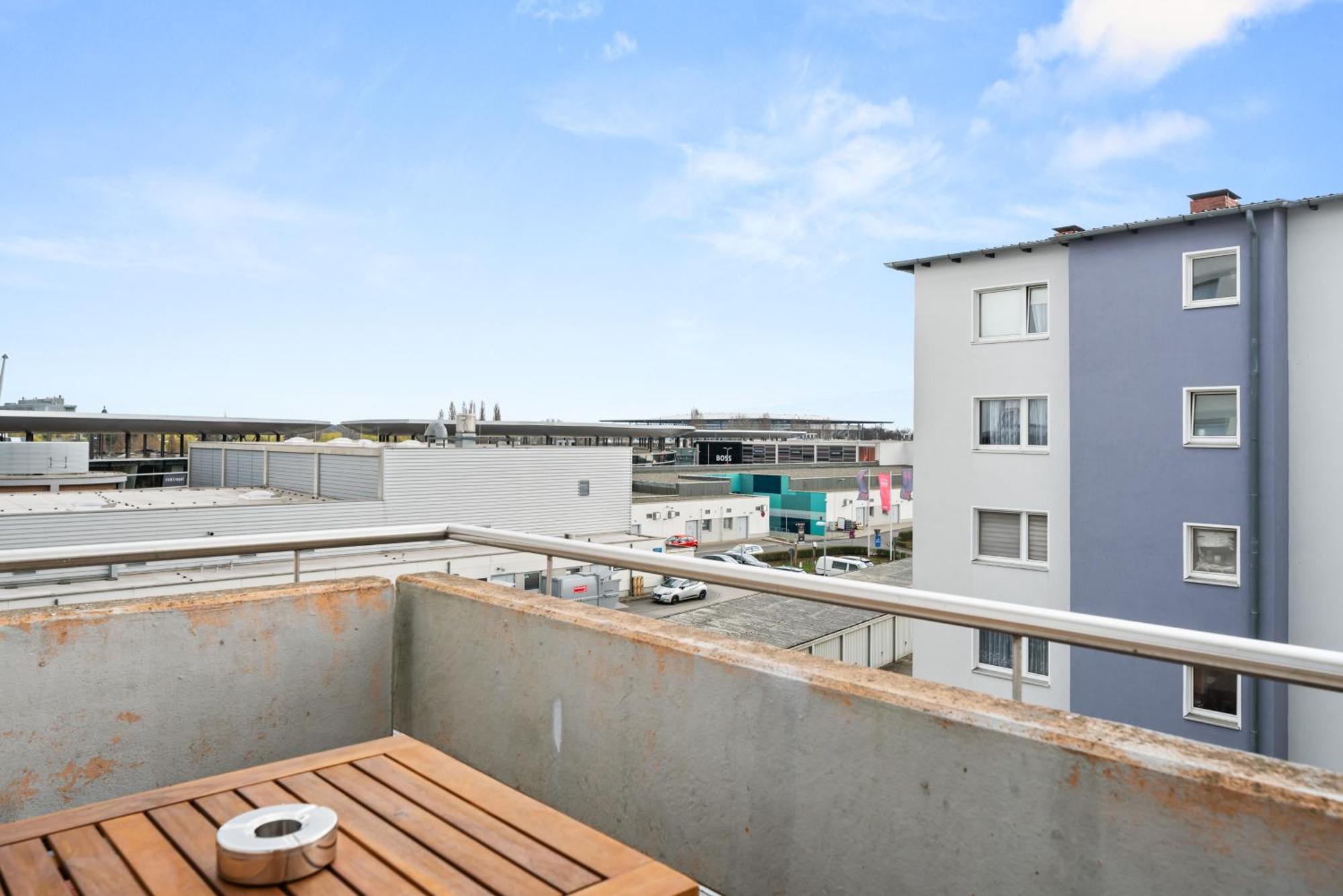 Free Living - City Design Apartments, Zentrum, Outlet, Balkon, Kueche ウォルフスブルク エクステリア 写真