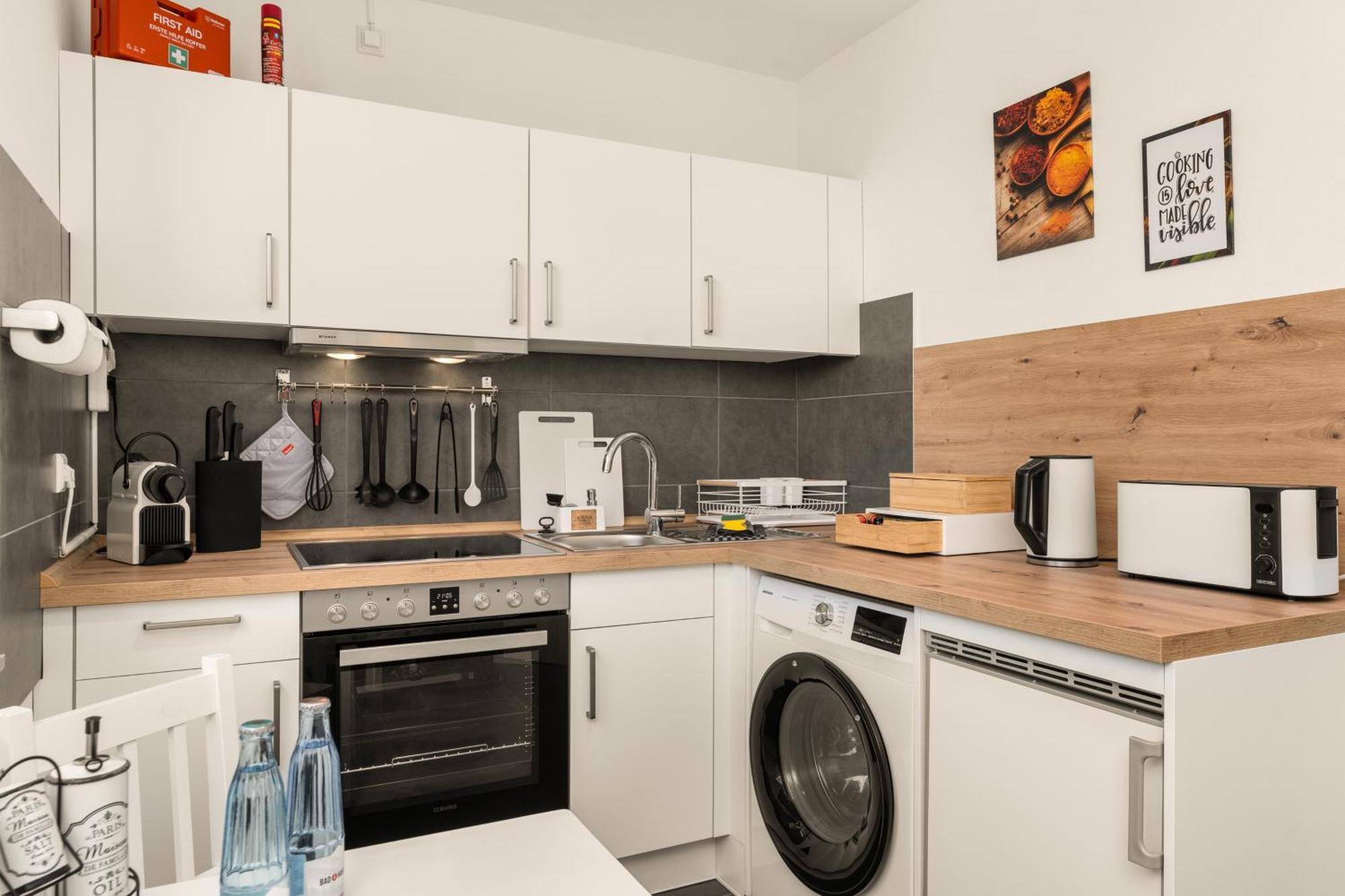 Free Living - City Design Apartments, Zentrum, Outlet, Balkon, Kueche ウォルフスブルク エクステリア 写真